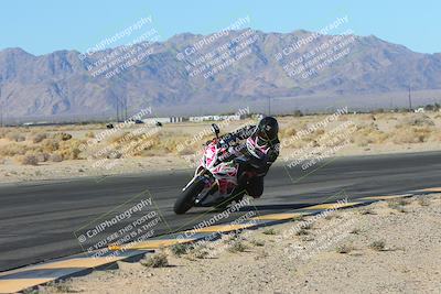 media/Jan-10-2025-CVMA Friday Practice (Fri) [[489e0da257]]/Group 4 and Trackday/Session 2 (Turn 4 Inside)/